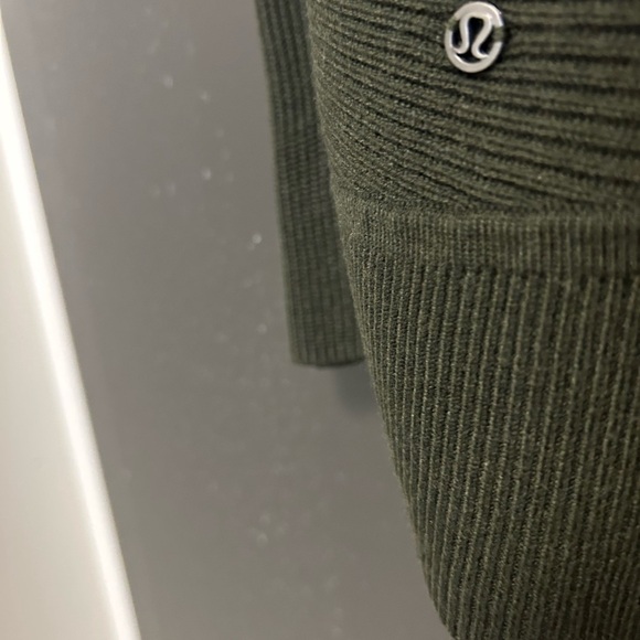 Lululemon Size 4 NWT sweater wrap dark green - Picture 5 of 16